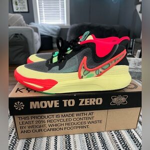 NIB: Kyrie 8 GO (GS)